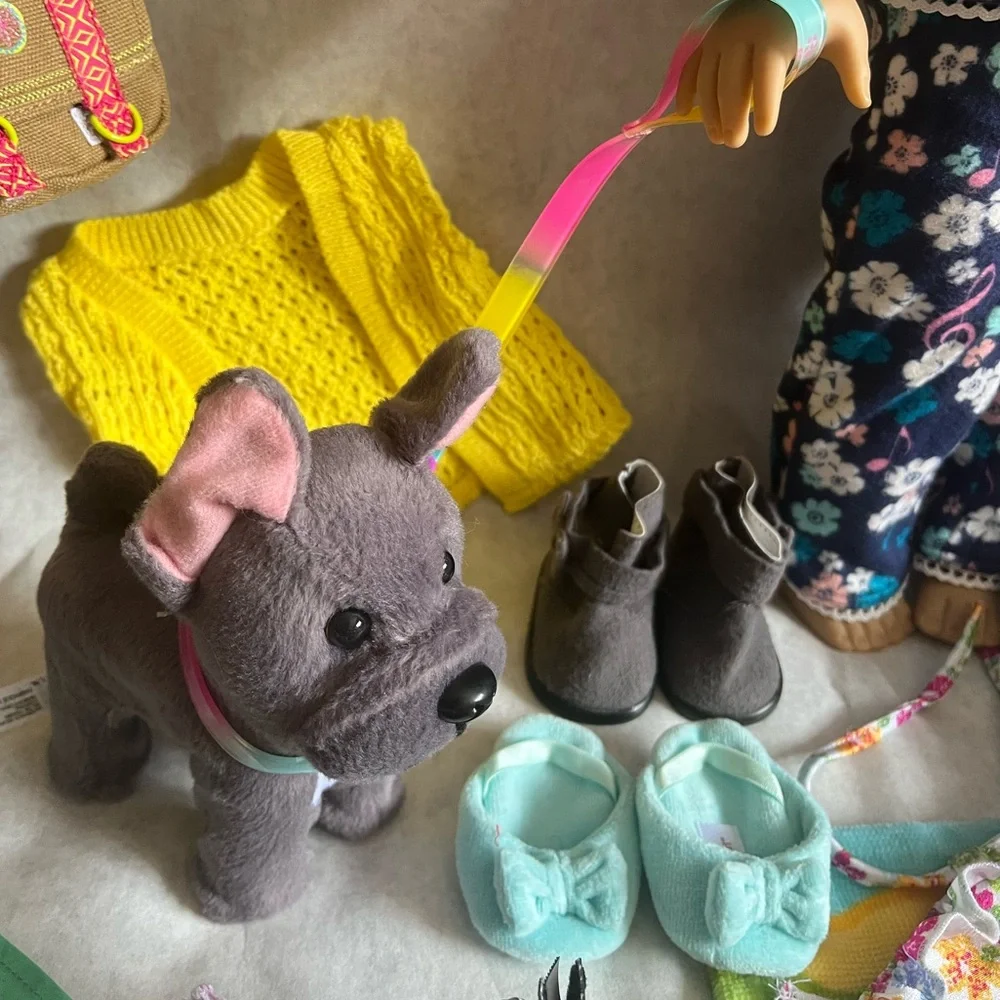 3 American Girl Dolls with accessories - Picture 9 of 16